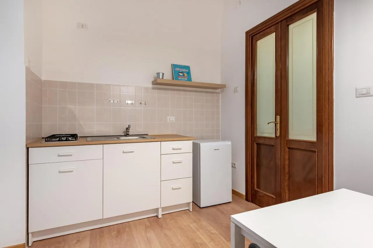 Manzoni Apartment Bari 0*,  Italia